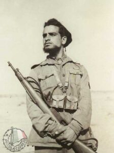 GIOVANE-VOLONTARIO-FASCISTA-IN-LIBIA-1942